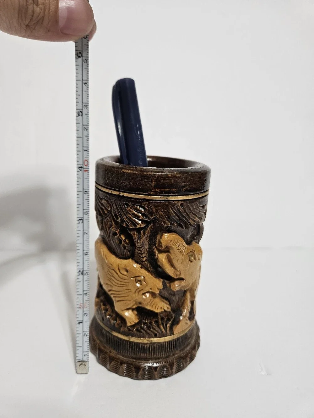 Carved Wood Desktop Pen Holder Cup with Animal Relief Design Great Condition